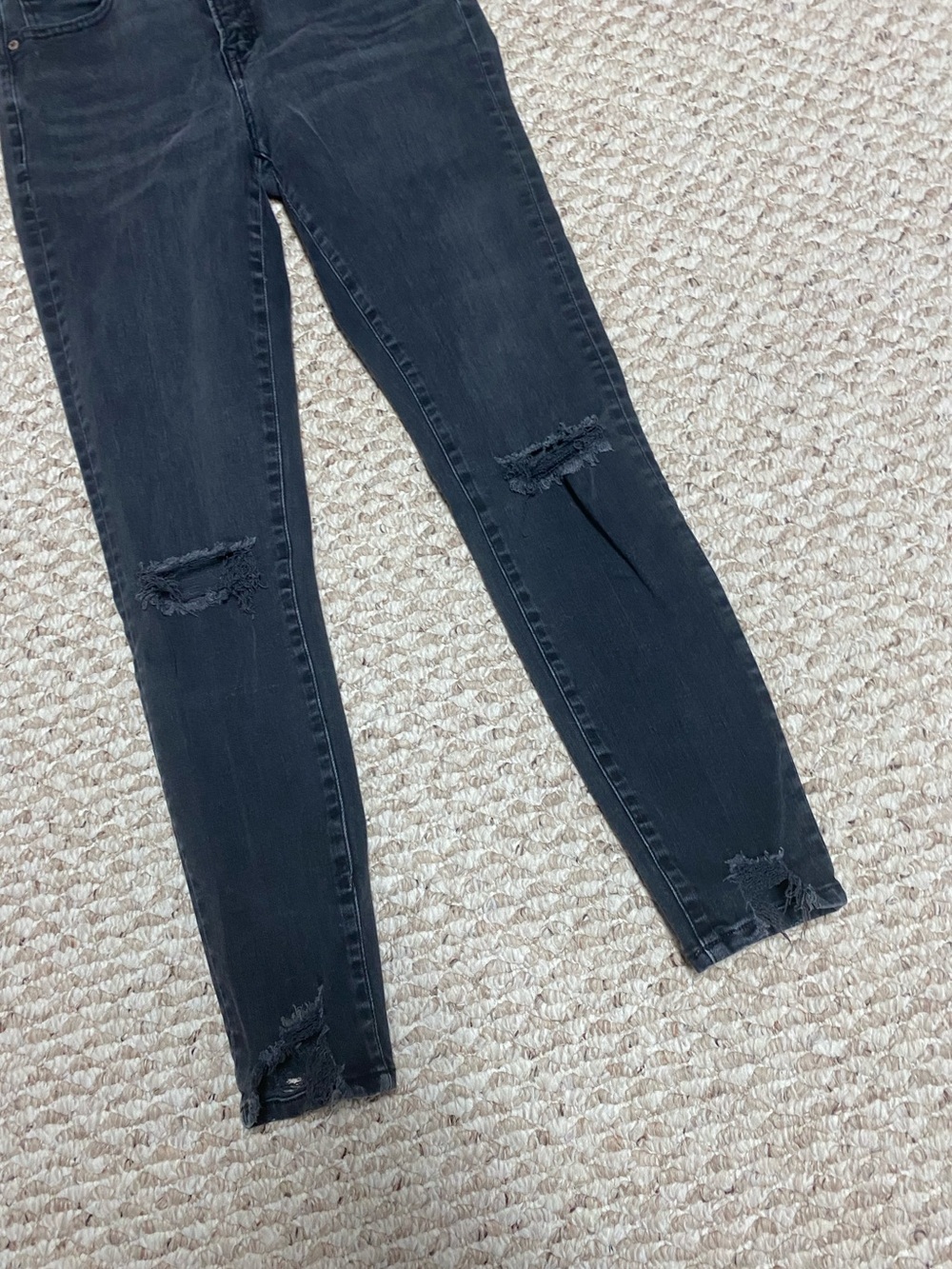 AMERICAN EAGLE DISTRESSED SUPER HIGH RISE JEGGINGS JEANS LUXE STRETCH - SIZE 8 - Picture 2 of 9